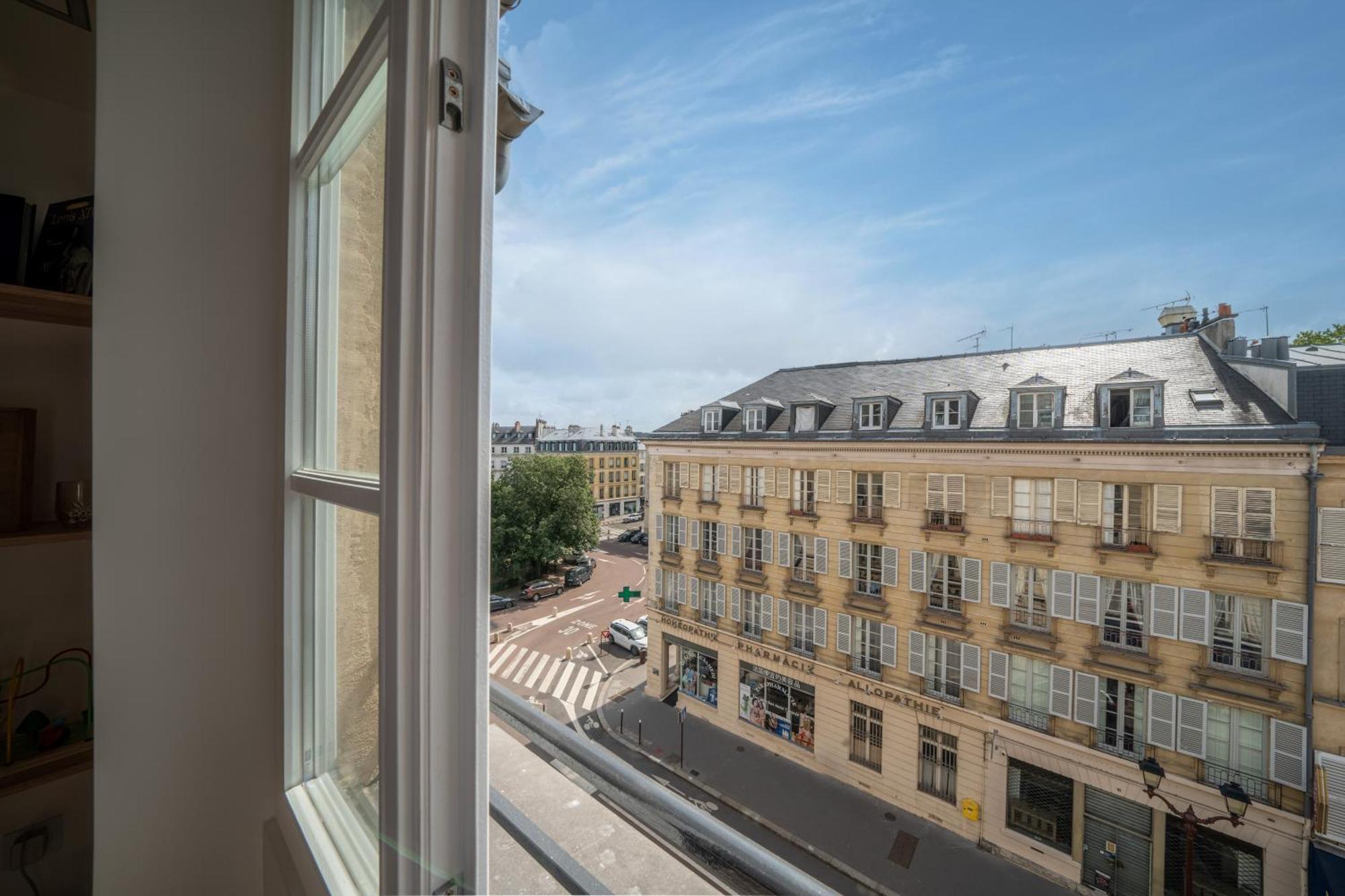 Le Versailles Soleil Classe 3 Etoiles Charme & Vue Chapelle Royale Kültér fotó